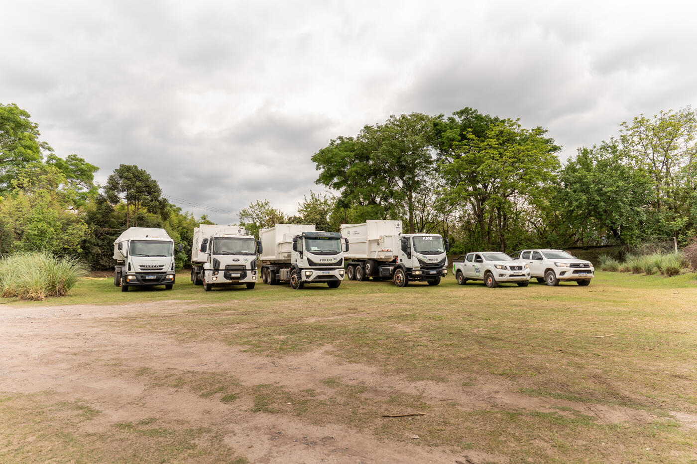 Flota de camiones Smart Waste — transporte residuos NOA